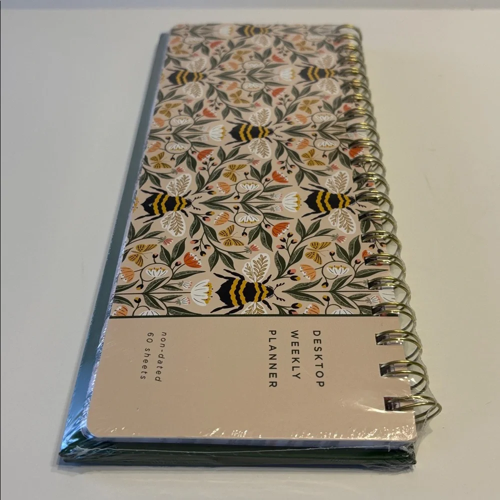 Fringe Desktop Bee Theme Easel Weekly Undated Planner